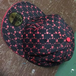 New era young men’s snap back